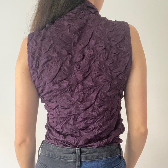 High Neck Sleeveless Top - Picture 4 of 6